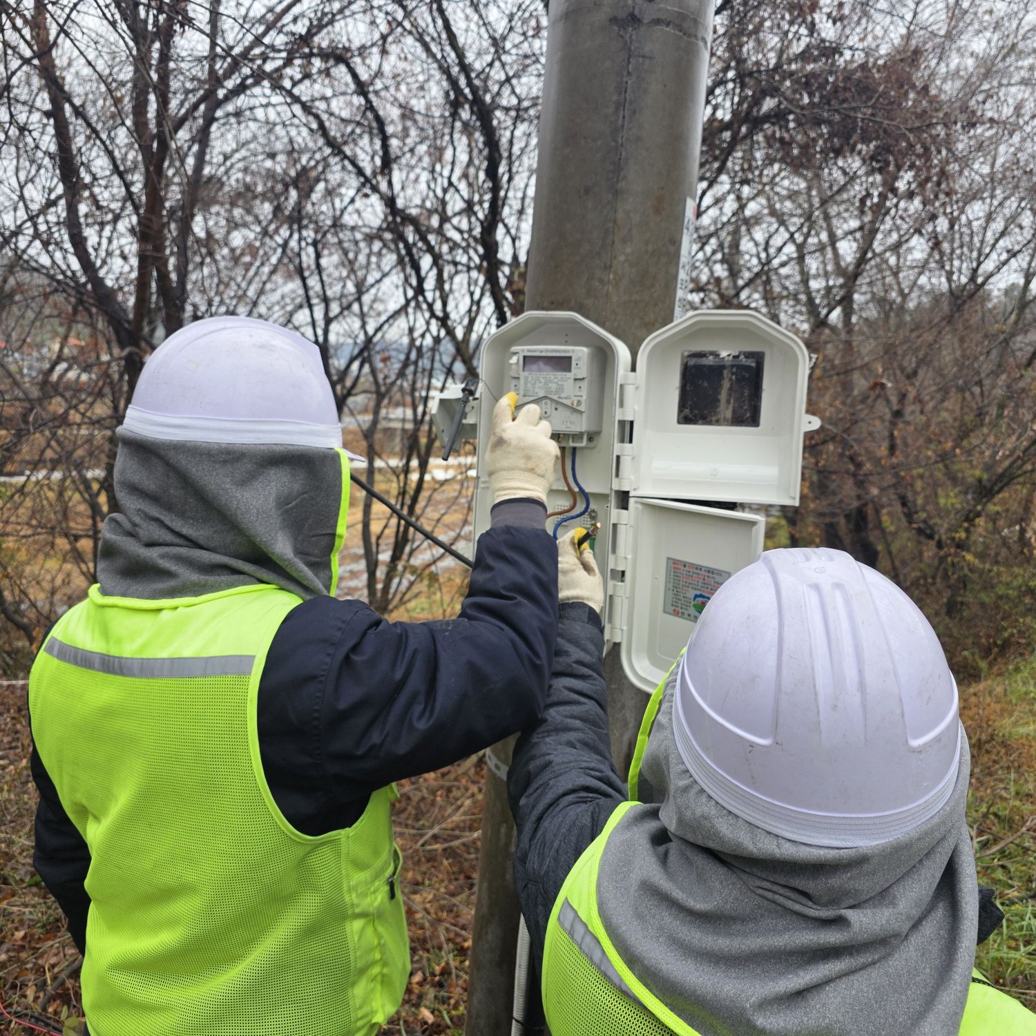 粉丝拍下的李灿元瞬间