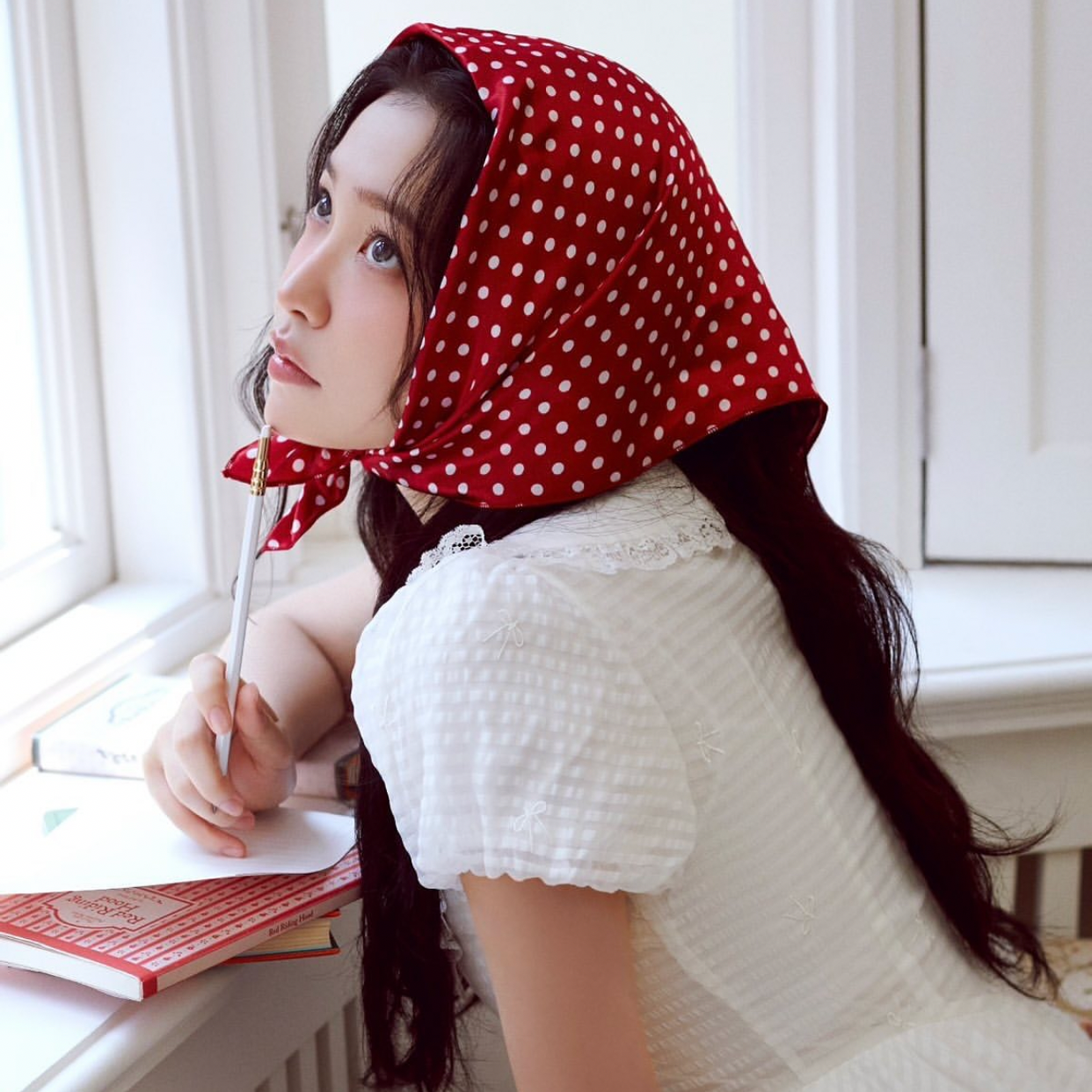 A moment captured by a fan of Yeri (1999)