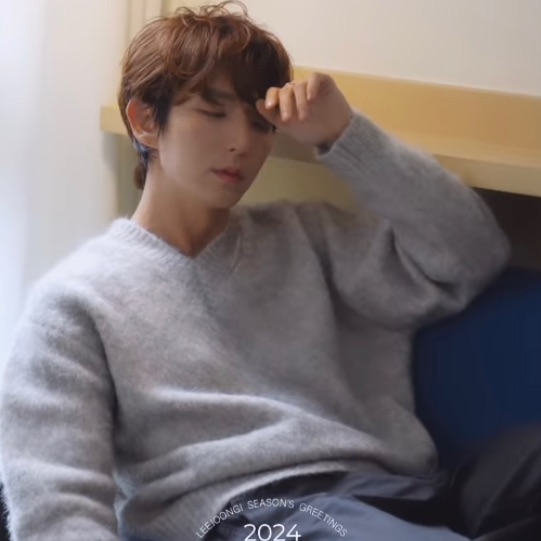 A moment captured by a fan of Lee Joongi