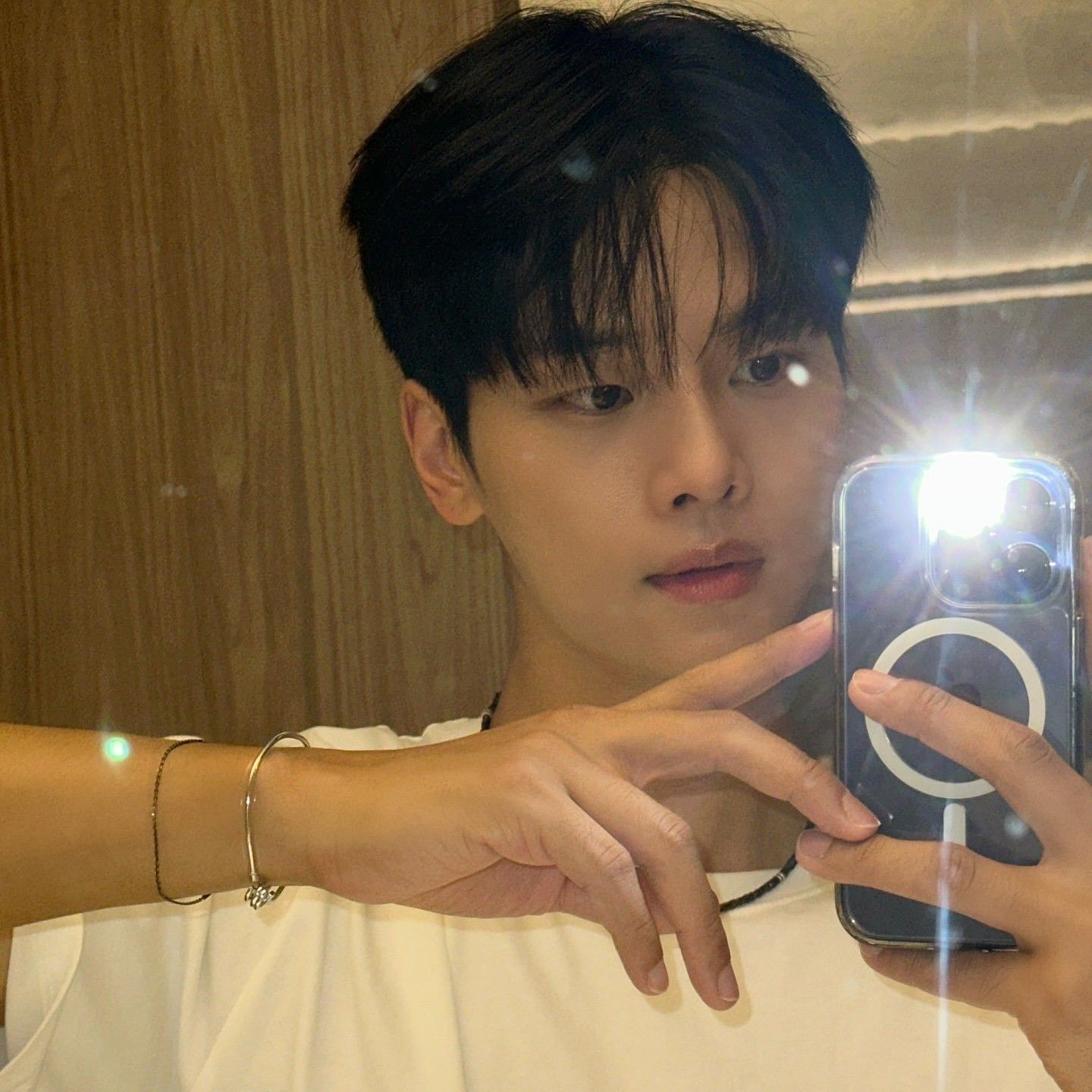 Behind-the-scenes cut of Cha Hakyeon (N)