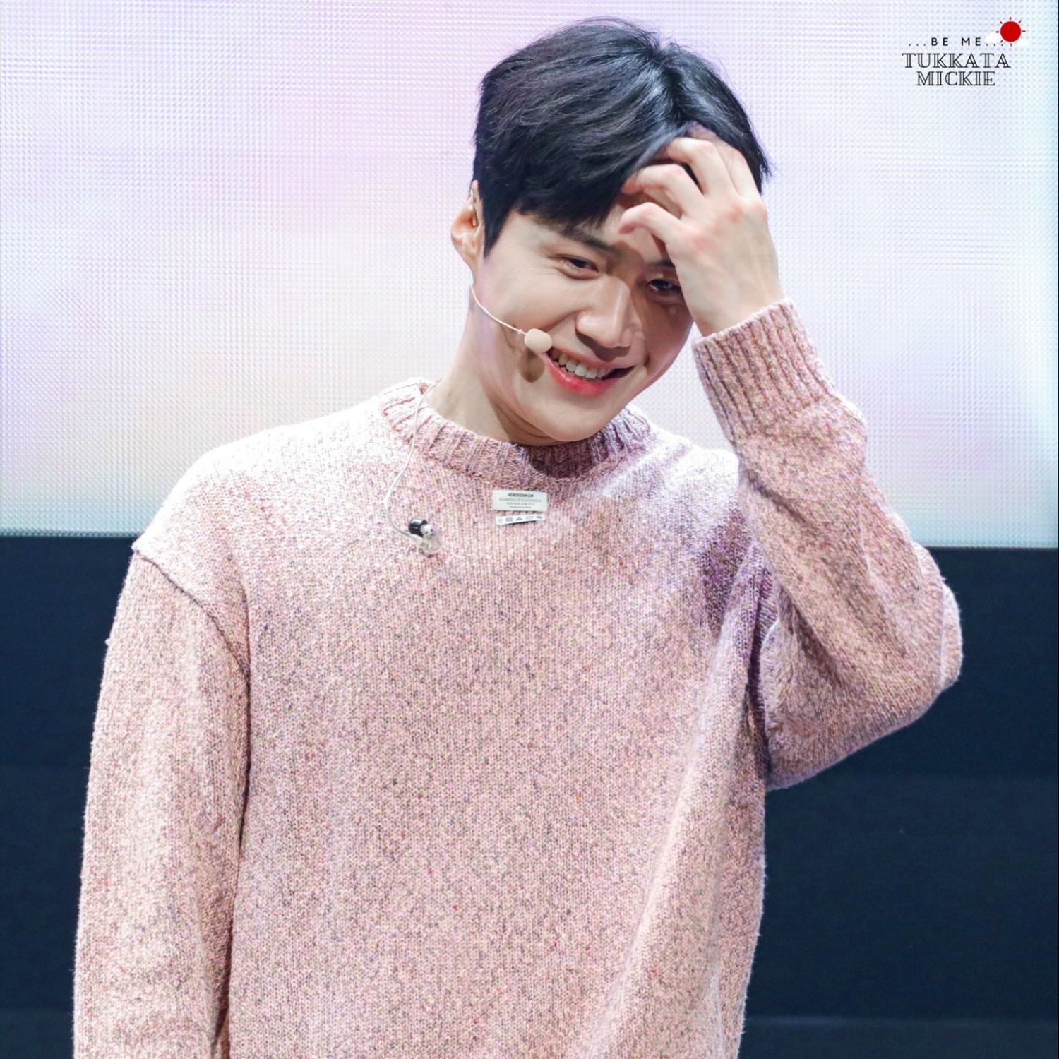 粉丝拍下的金宣虎瞬间