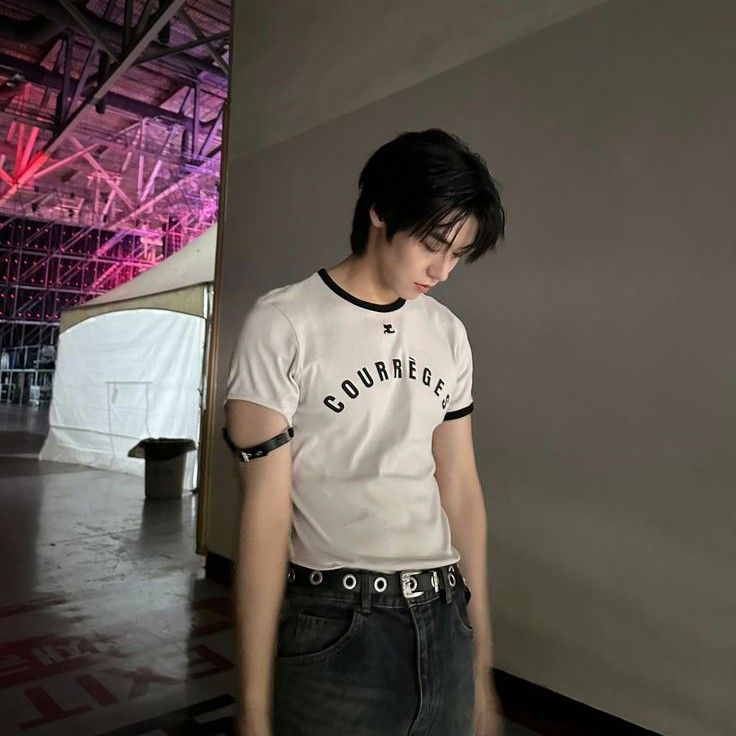 Behind-the-scenes cut of Lee Seunghyub