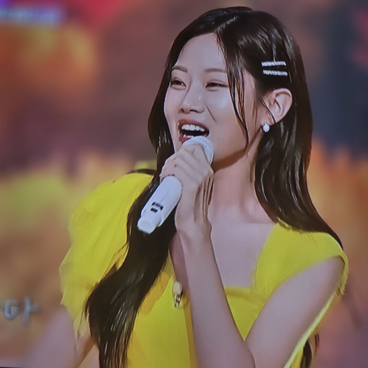 A moment captured by a fan of Bae Ahyeon