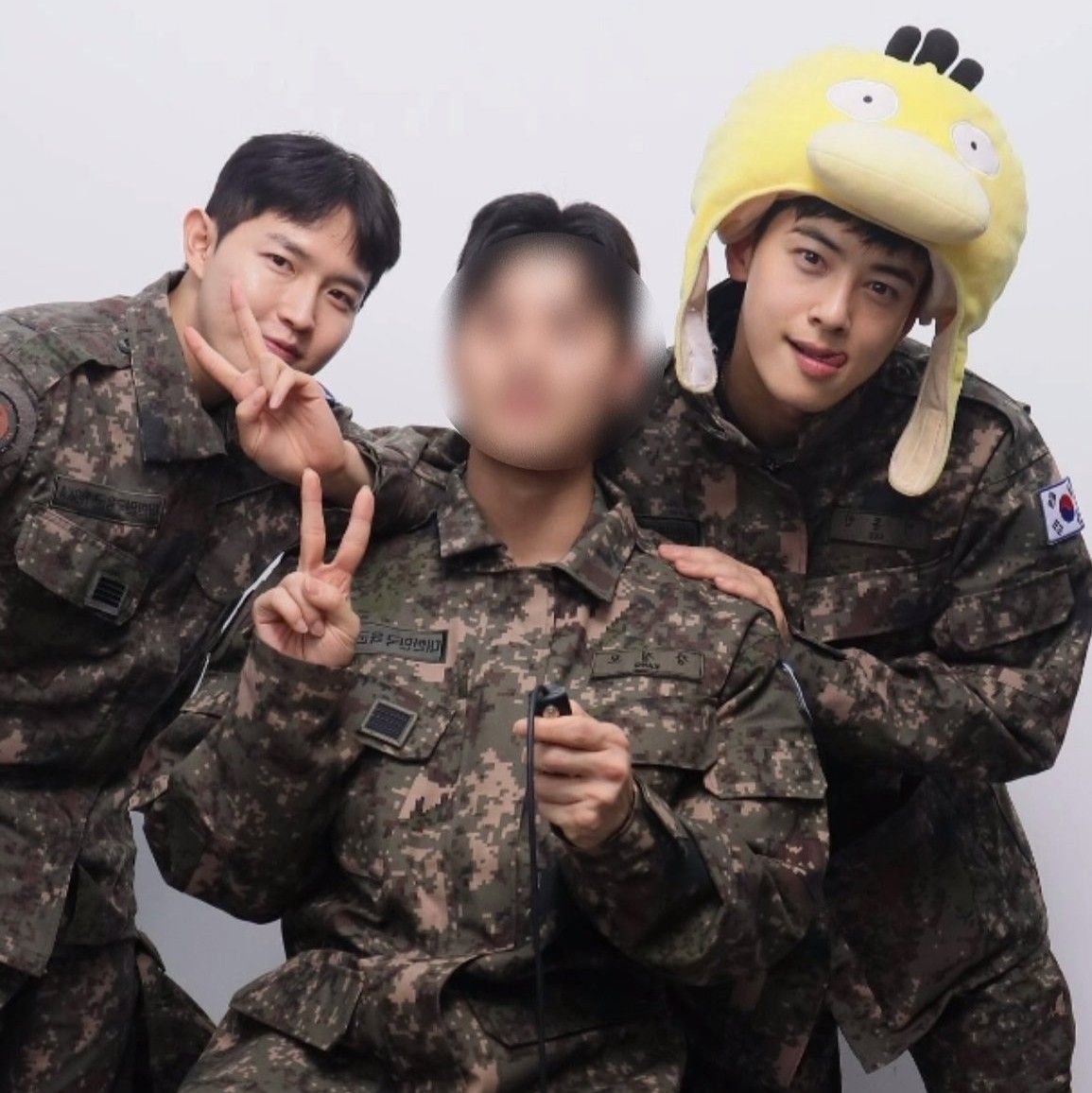 A moment captured by a fan of Cha Eunwoo