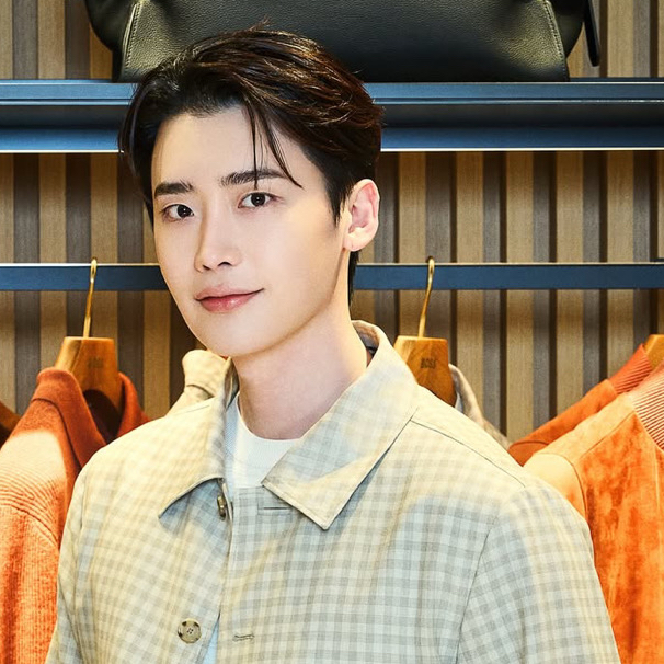 Latest photo of Lee Jongsuk