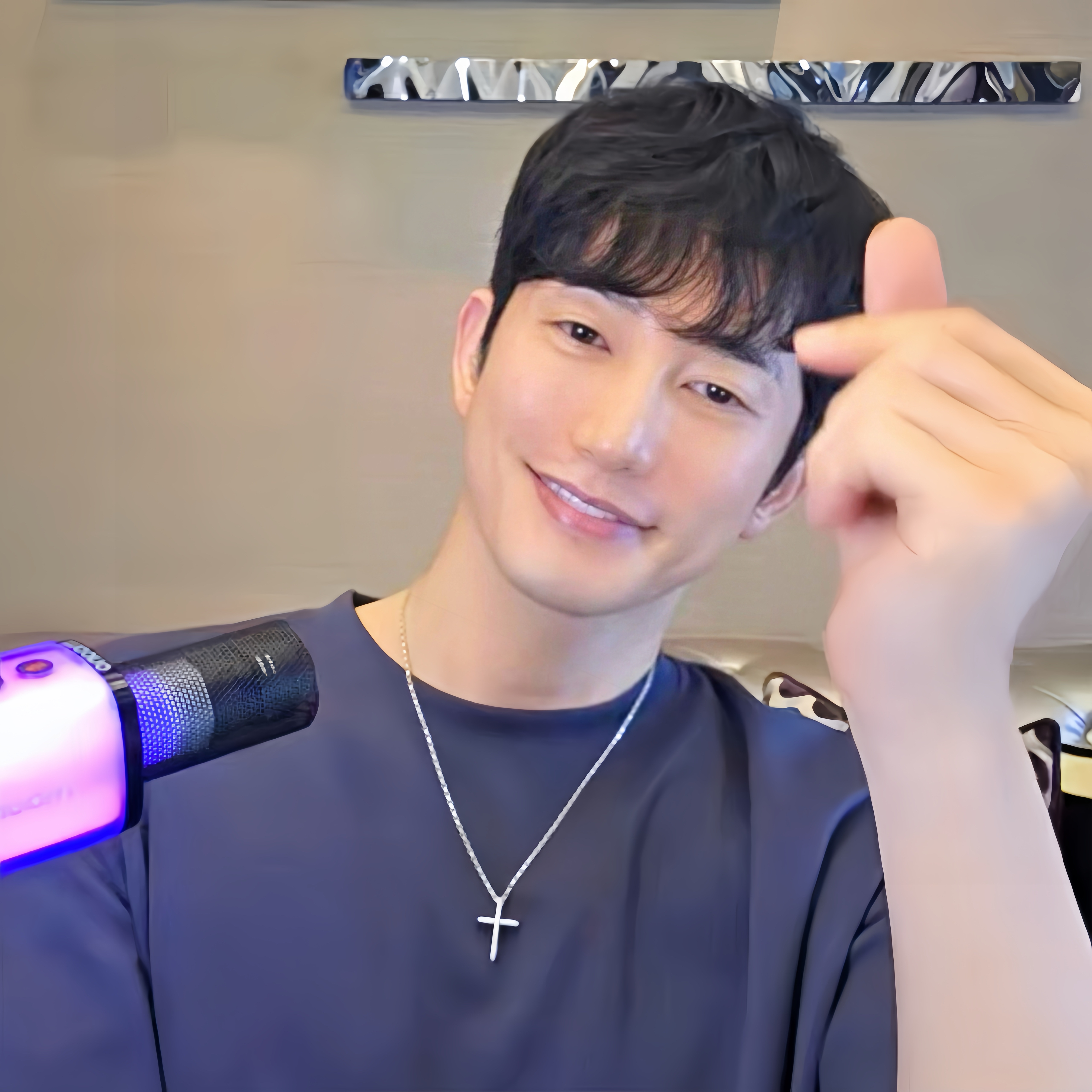 Behind-the-scenes cut of Park Sihoo