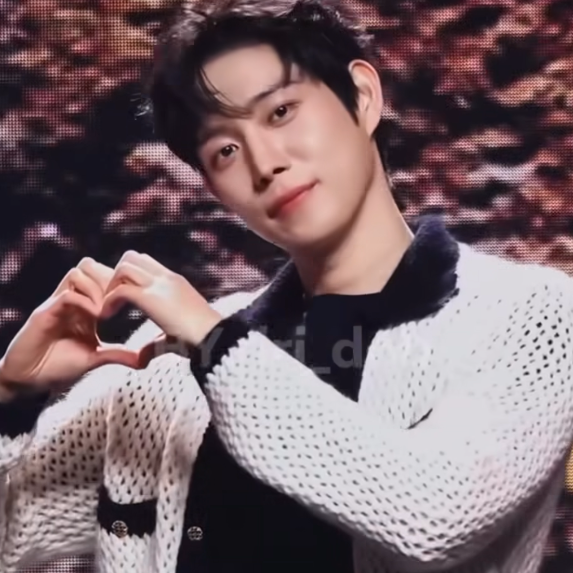 A moment captured by a fan of Kim Youngdae