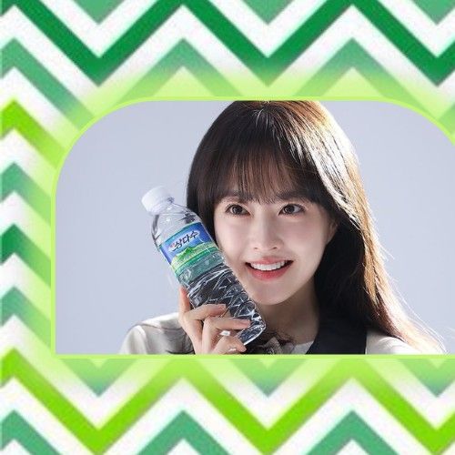 Behind-the-scenes cut of Park Boyoung