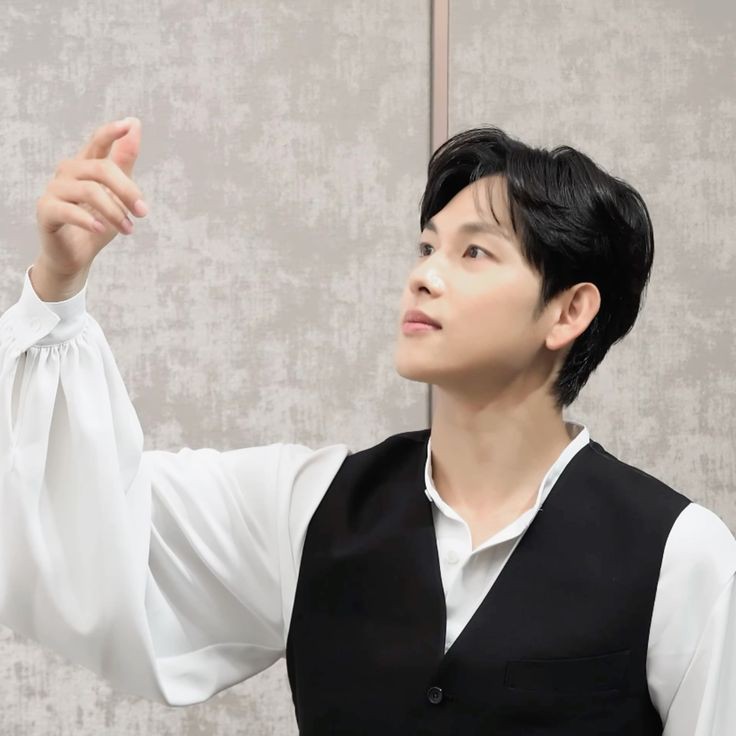 Recent activity shot of Lim Siwan