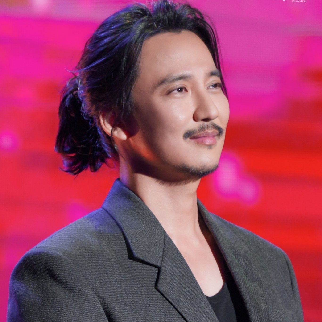 Behind-the-scenes cut of Kim Namgil