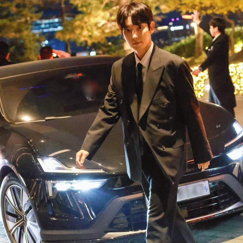 Behind-the-scenes cut of Lee Joongi