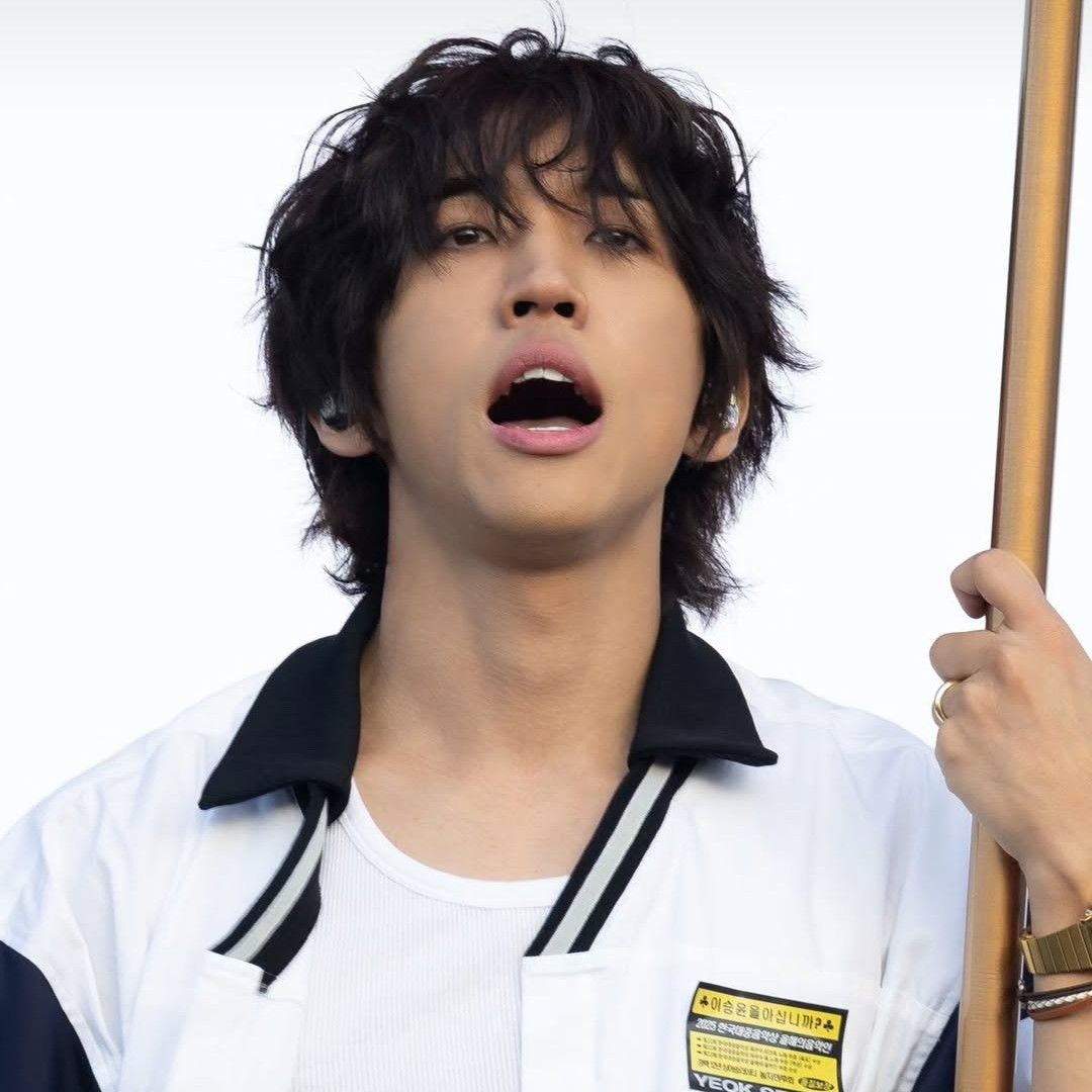 Behind-the-scenes cut of Lee Seungyoon