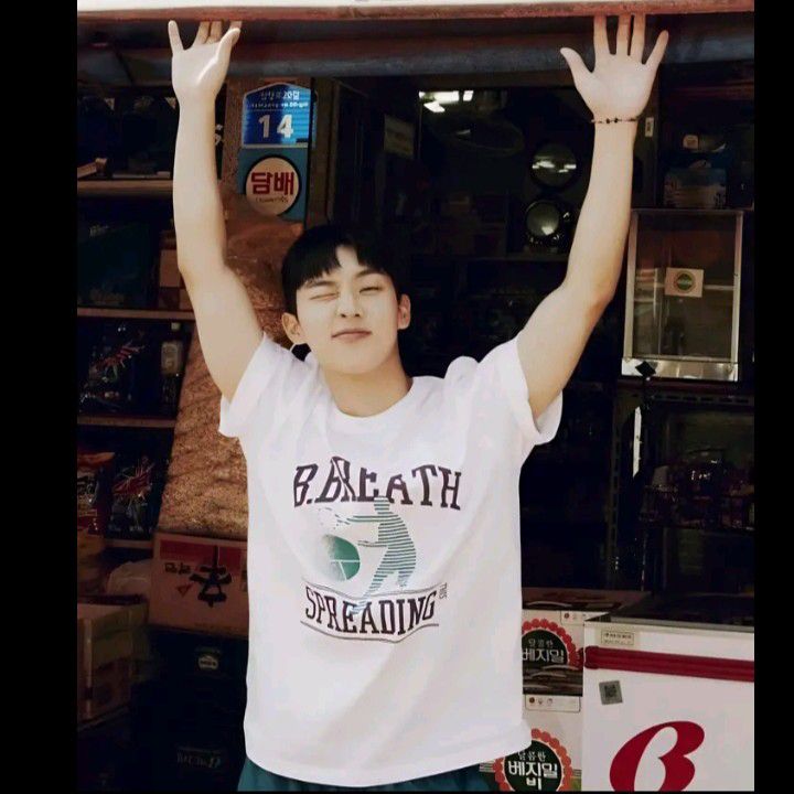 Behind-the-scenes cut of Choi Hyunwook