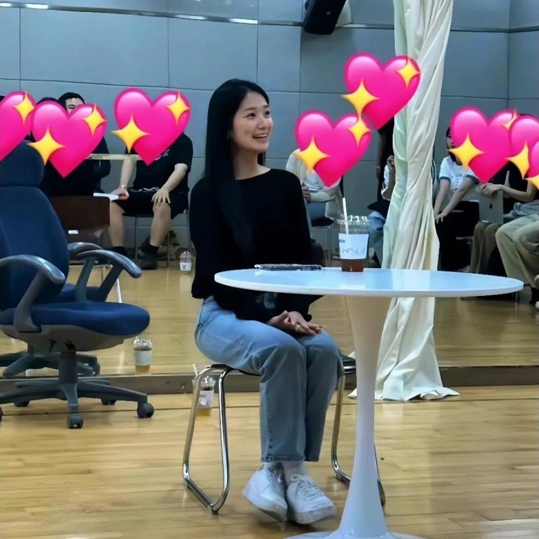 Recent activity shot of Kim Hyeyoon