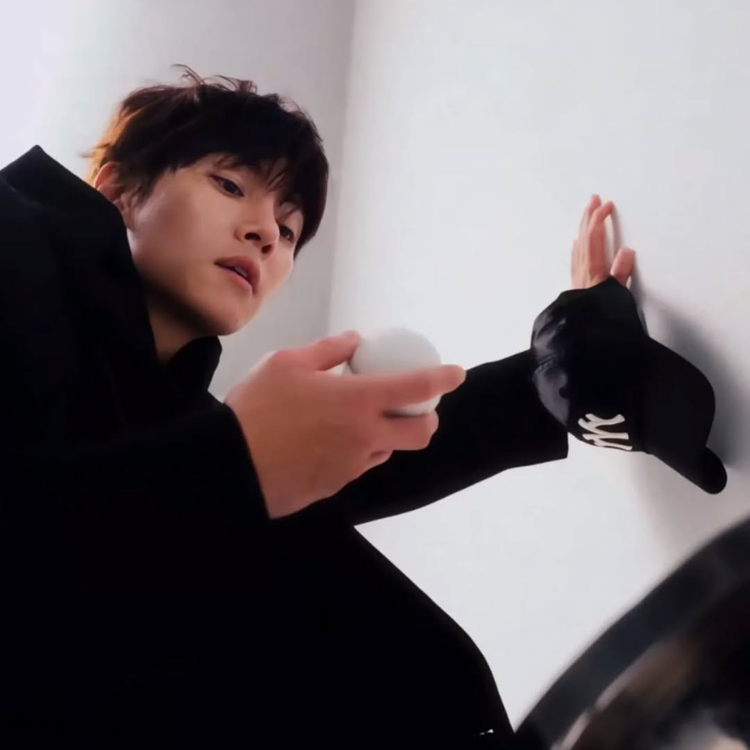 粉絲拍下的池昌旭瞬間