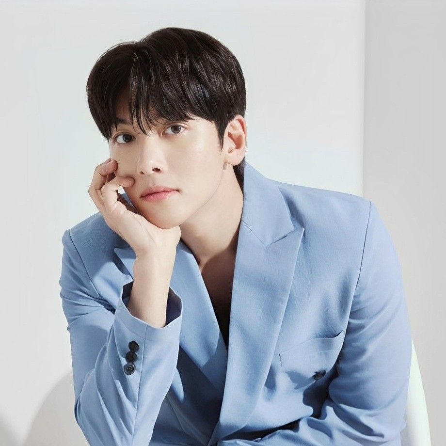 Behind-the-scenes cut of Ji Changwook