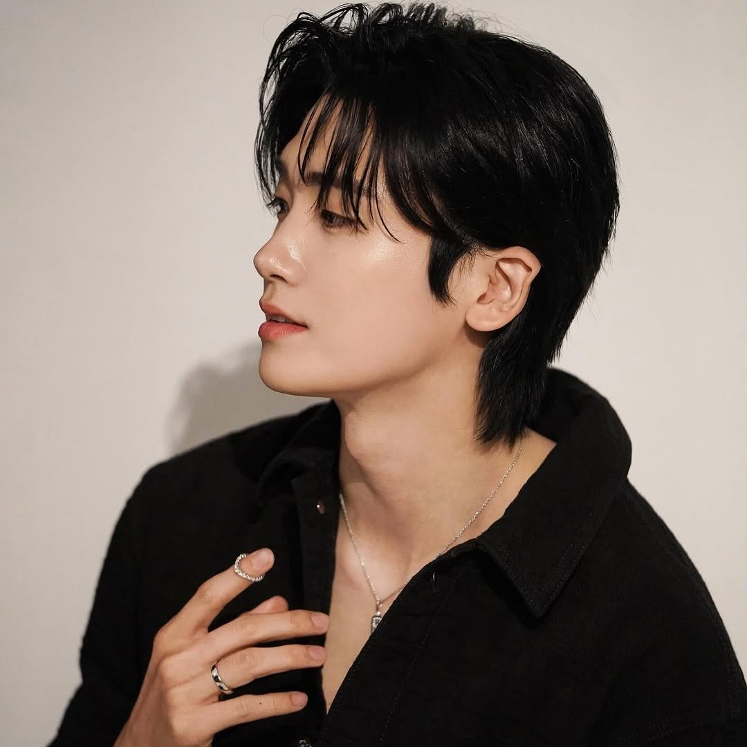 Latest photo of Park Hyungsik