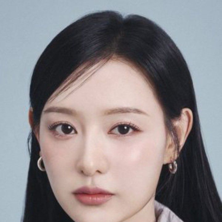 Recent activity shot of Kim Jiwon