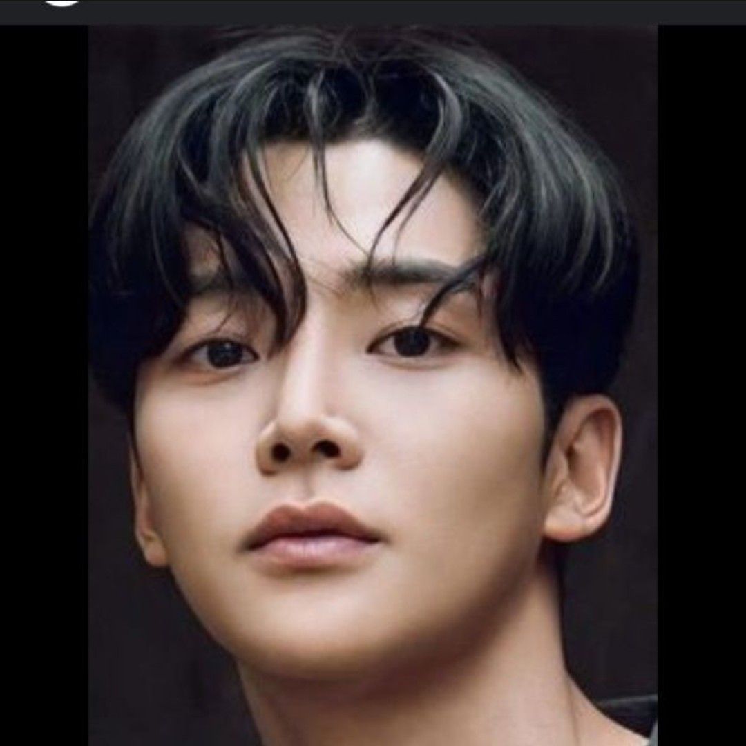 A moment captured by a fan of Rowoon