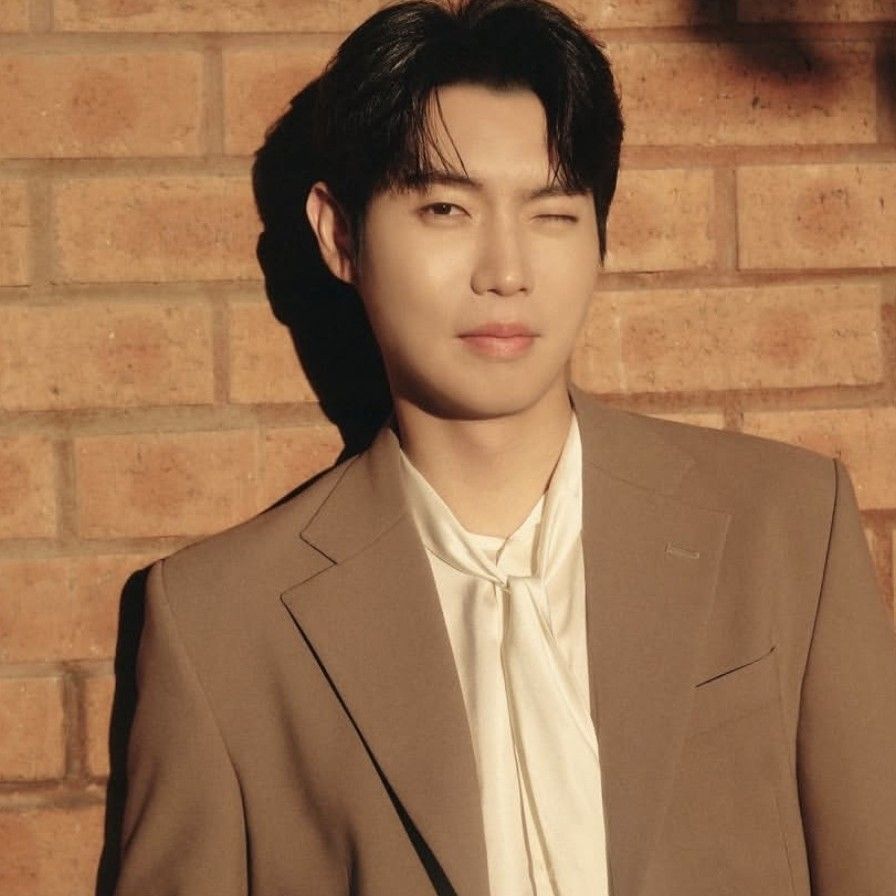 Latest photo of Son Taejin