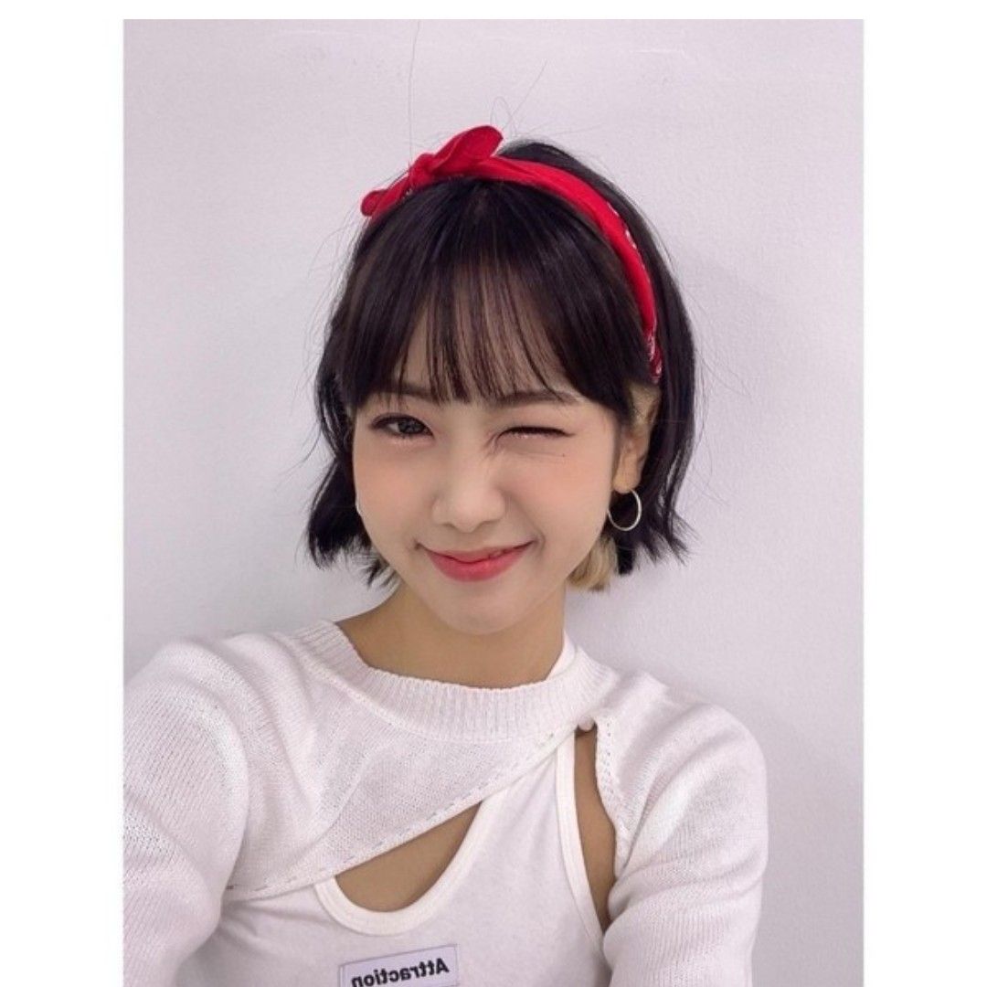 Behind-the-scenes cut of Kang Hyeyeon