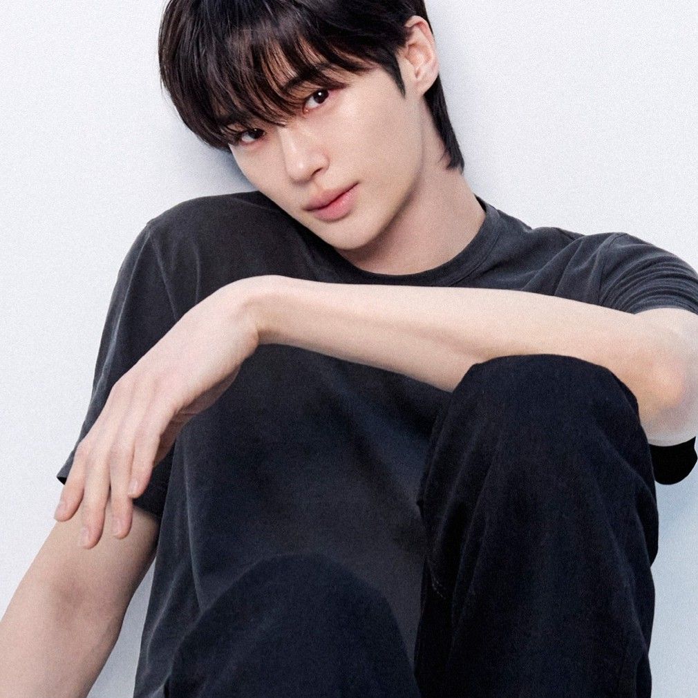 粉丝拍下的边佑锡瞬间