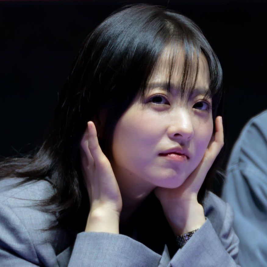 A moment captured by a fan of Park Boyoung