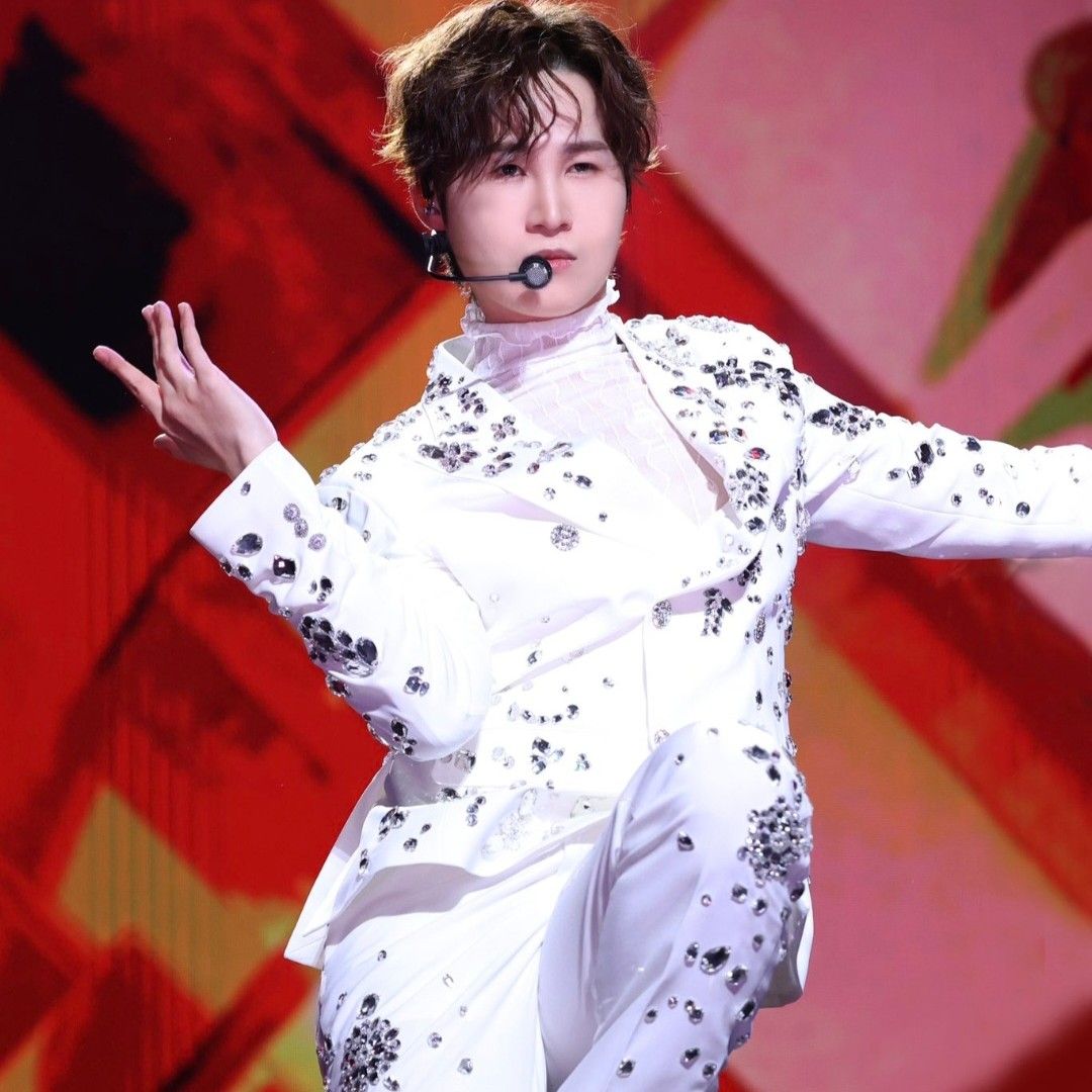 Behind-the-scenes cut of Kim Heejae