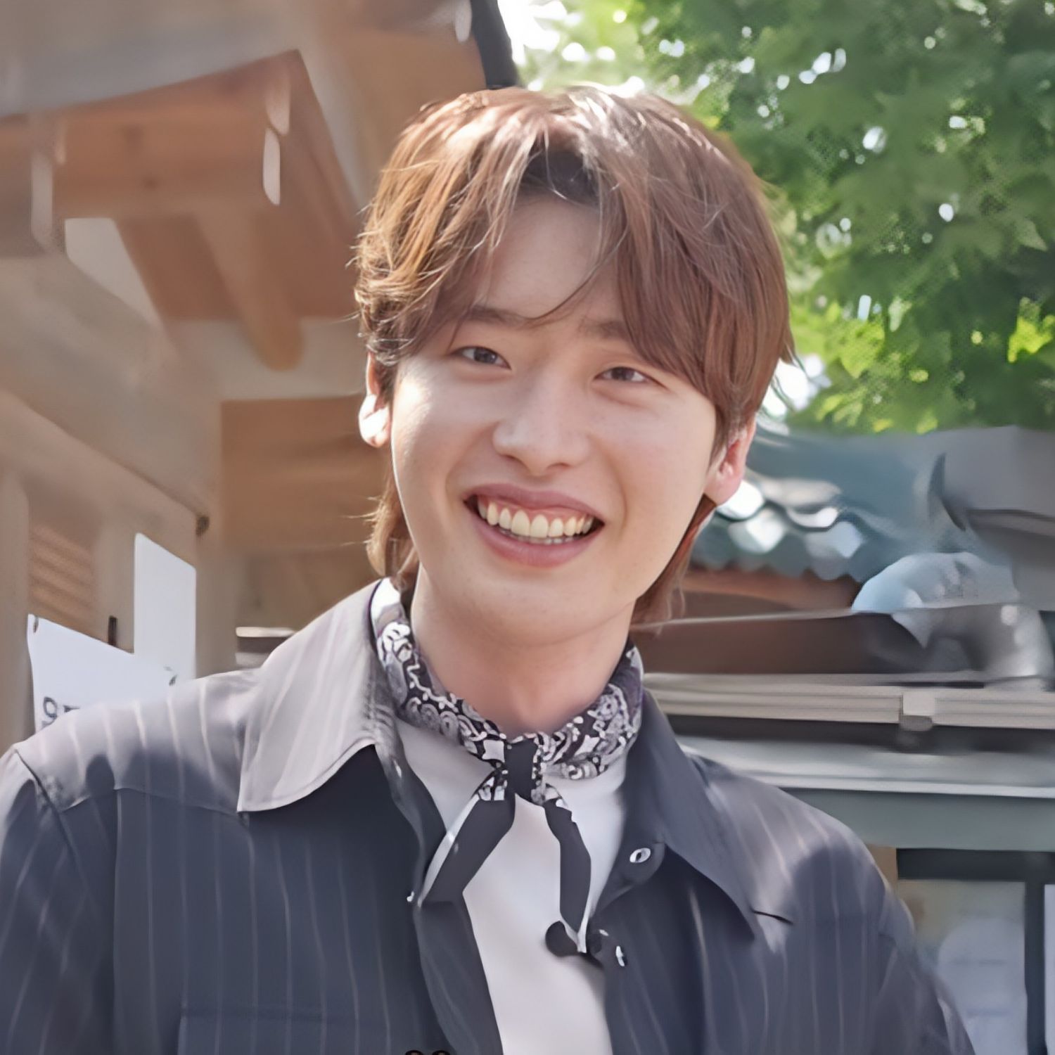 Behind-the-scenes cut of Lee Jongsuk
