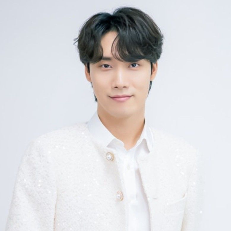 Behind-the-scenes cut of Choi Woojin