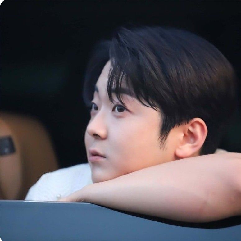 A moment captured by a fan of Park Minsu