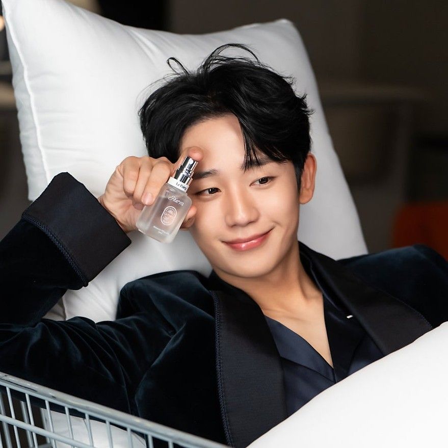 Behind-the-scenes cut of Jung Haein