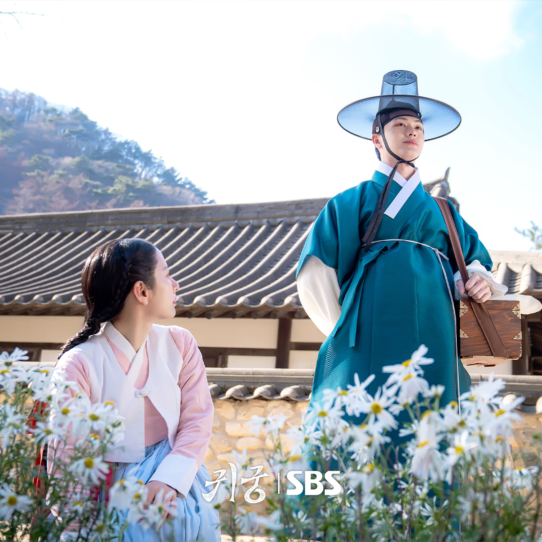 A moment captured by a fan of Yook Sungjae