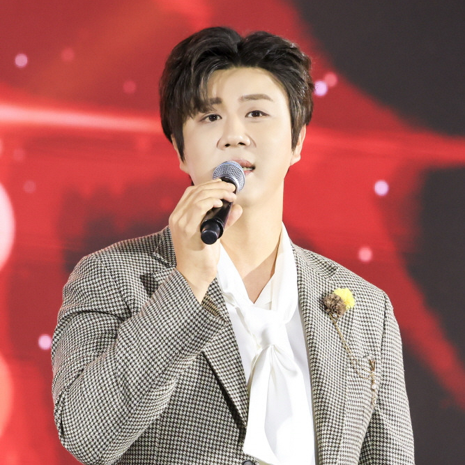 Behind-the-scenes cut of Jin Haesung