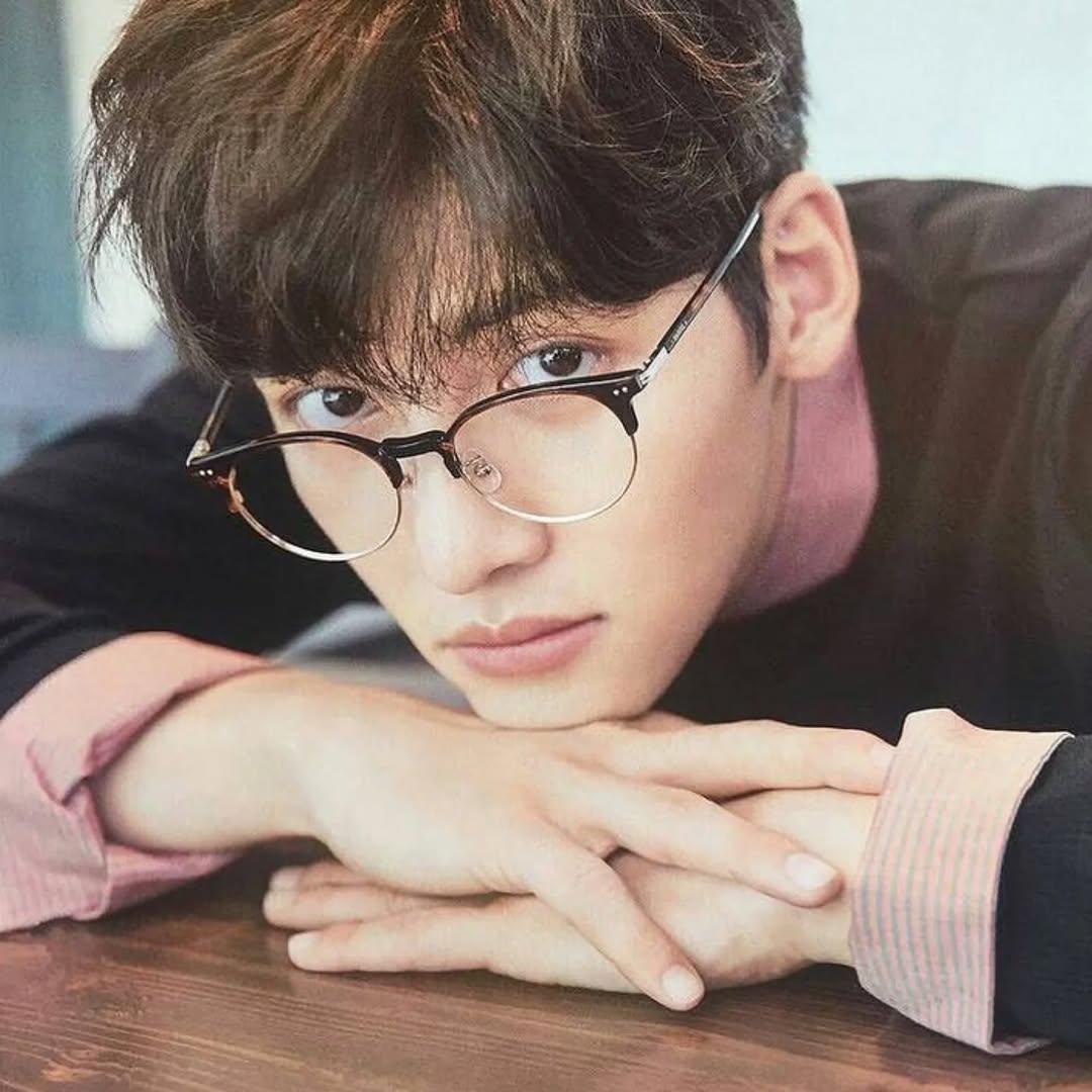 Behind-the-scenes cut of Ji Changwook