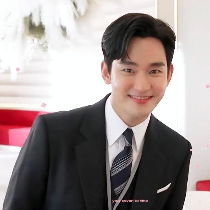 金秀賢的最新照片