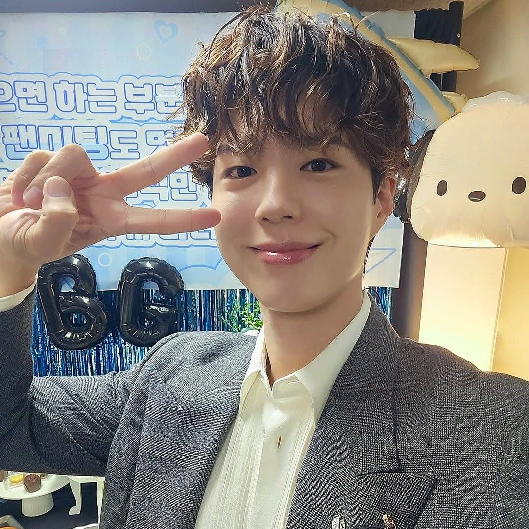 Behind-the-scenes cut of Park Bogum