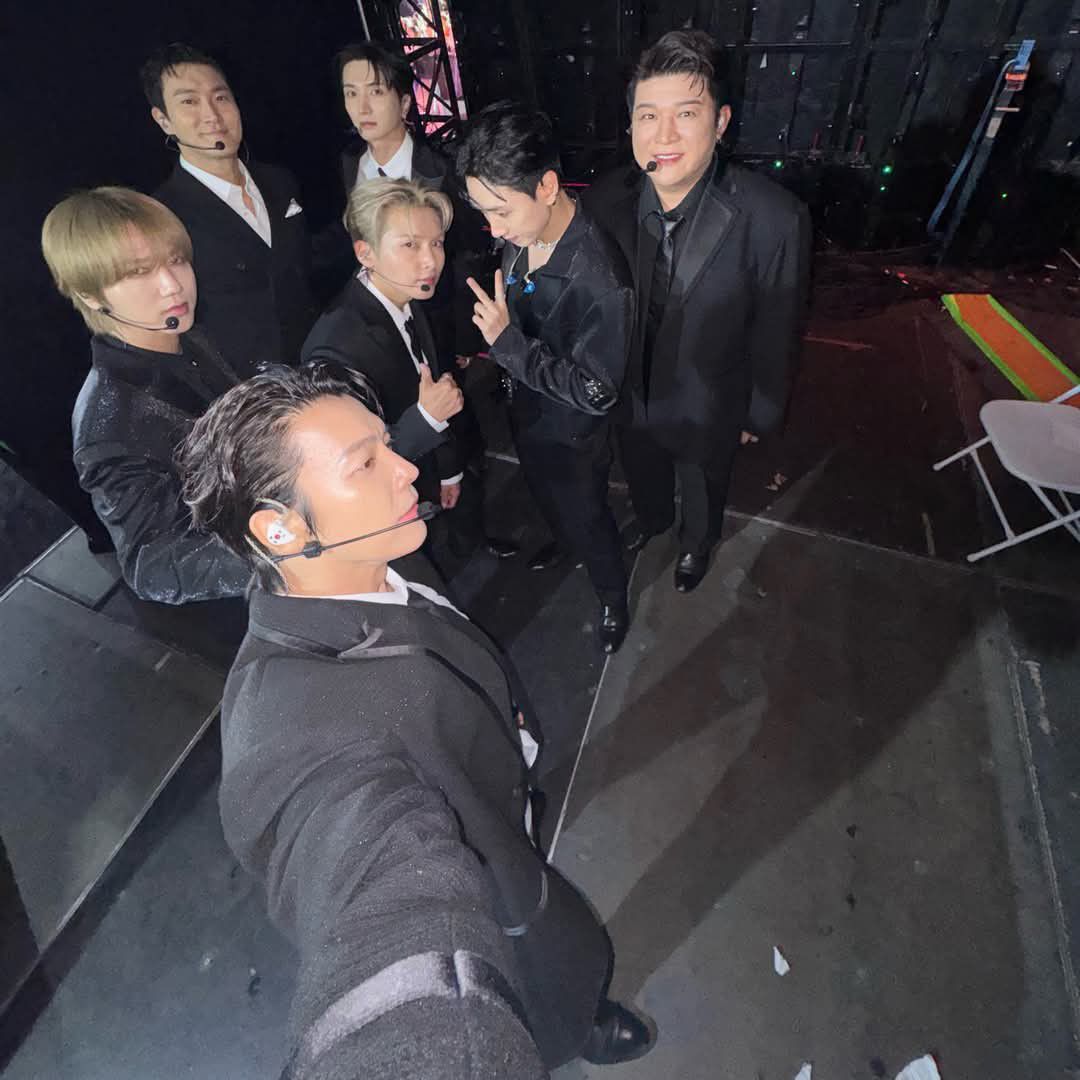 A moment captured by a fan of Choi Siwon