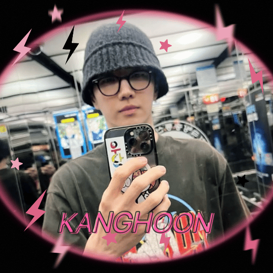 A moment captured by a fan of Kang Hoon