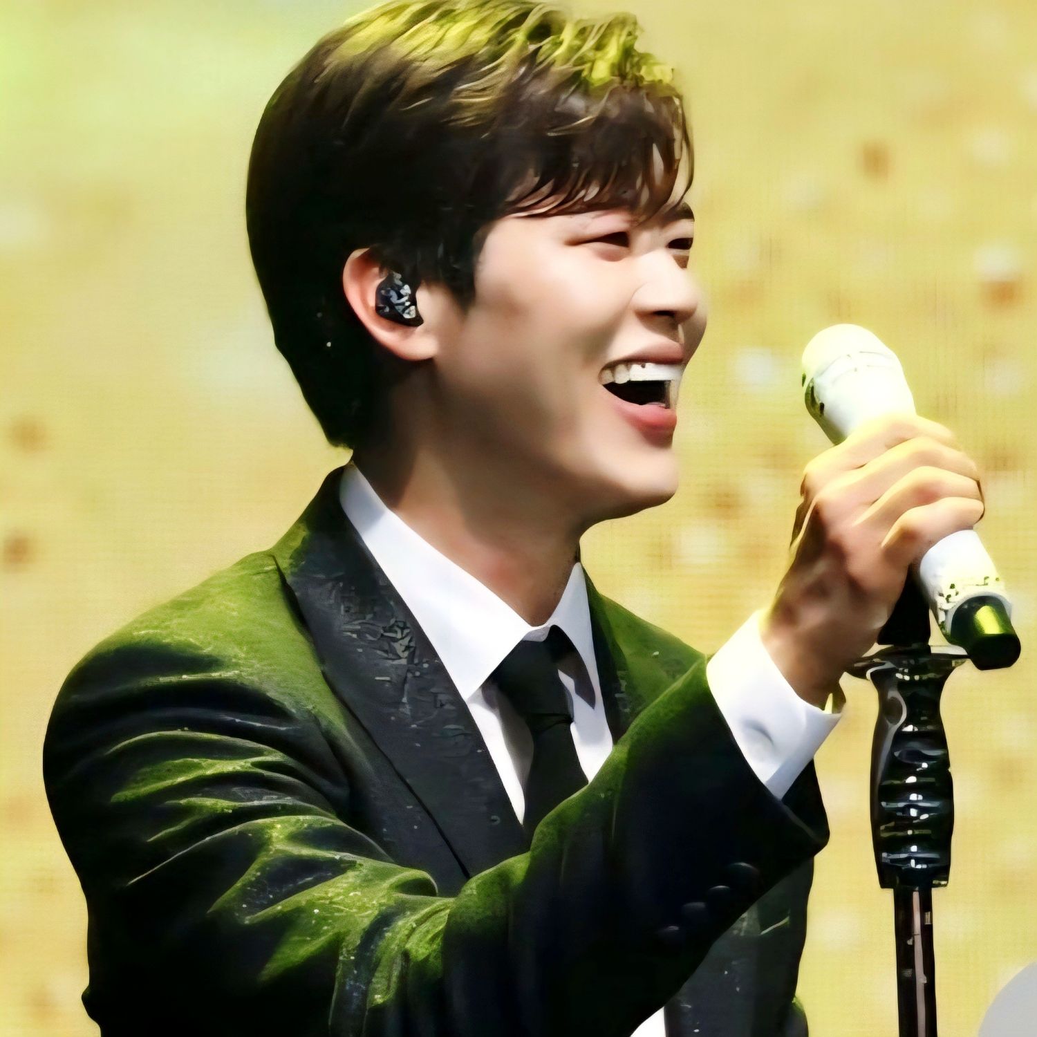 A moment captured by a fan of Park Jihyeon