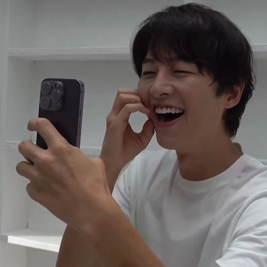 Momen yang diabadikan oleh penggemar Song Joongki