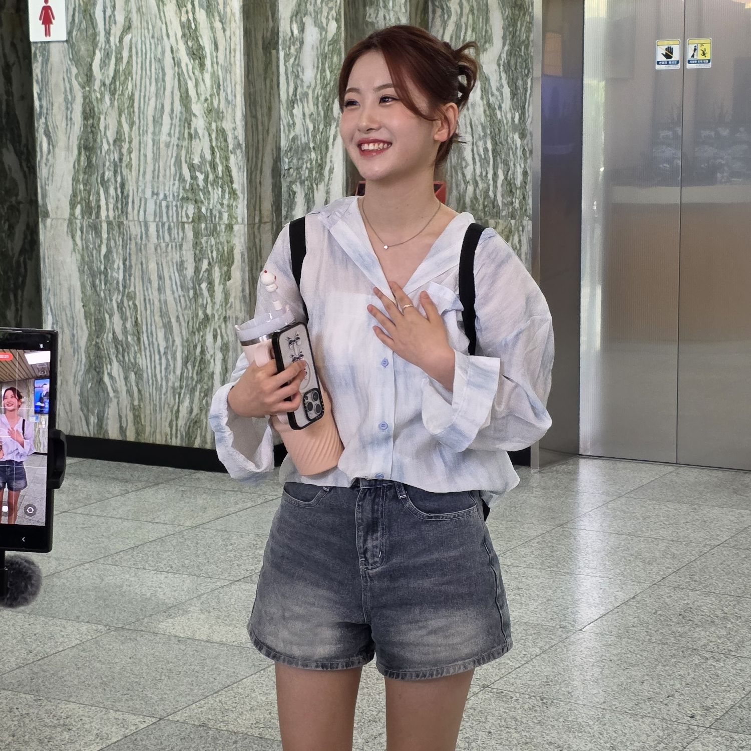 Behind-the-scenes cut of Oh Yujin