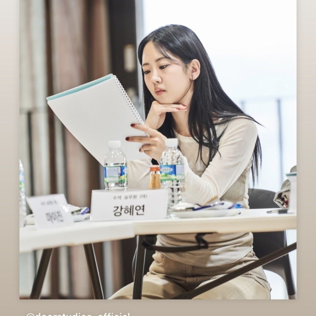 A moment captured by a fan of Kang Hyeyeon