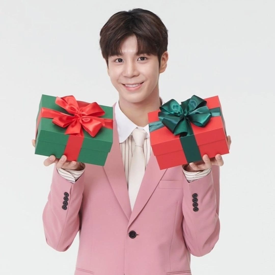 Momen yang diabadikan oleh penggemar Jeong Dongwon