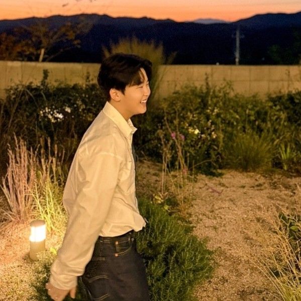 Recent activity shot of Park Sungon