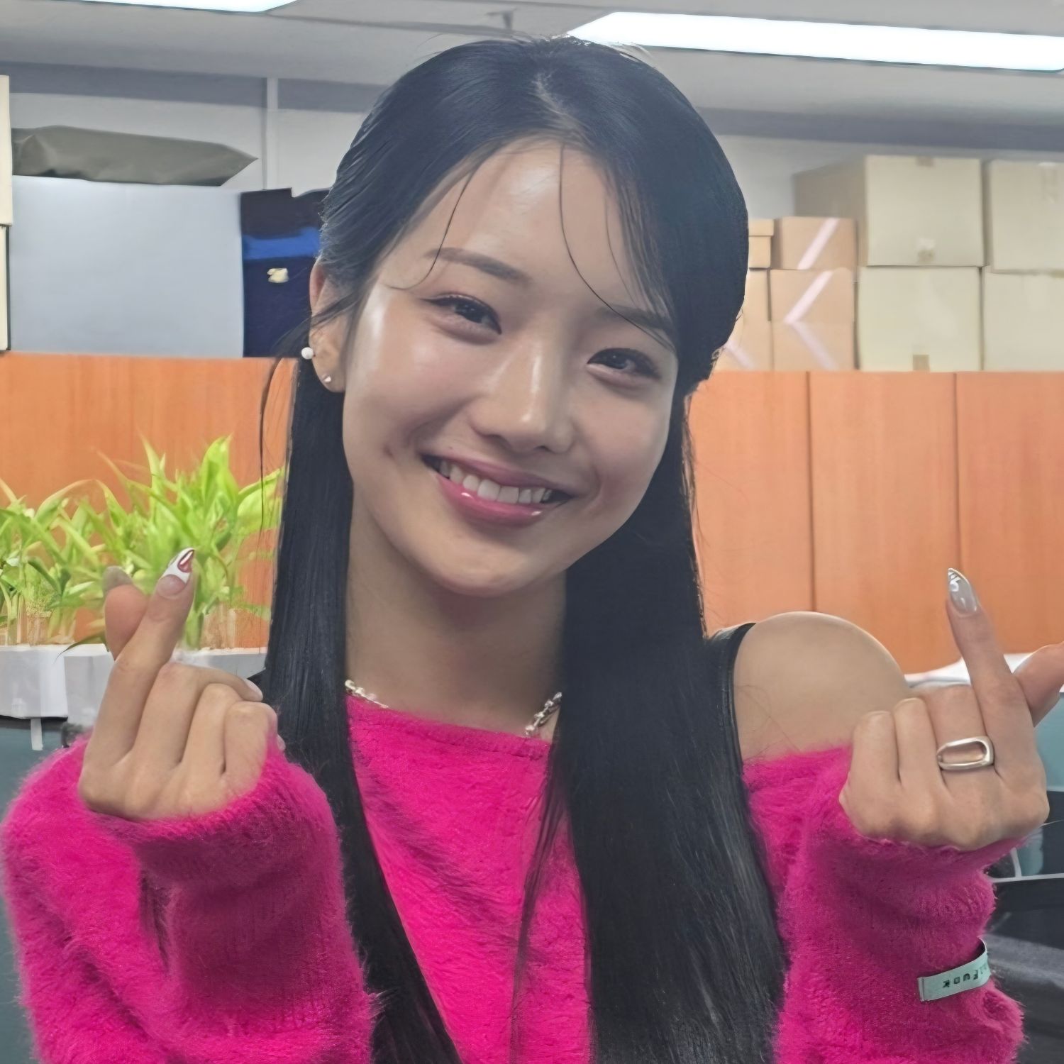 Behind-the-scenes cut of Kim Soyeon (2004)