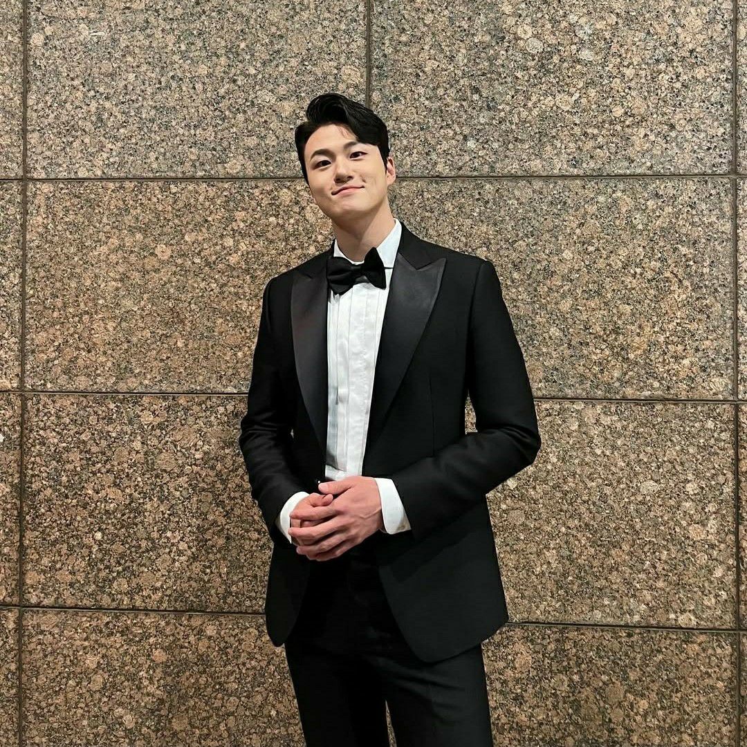 A moment captured by a fan of Shin Seungho