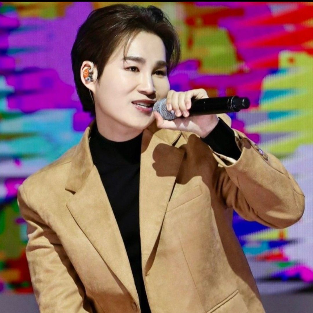 A moment captured by a fan of Kim Heejae