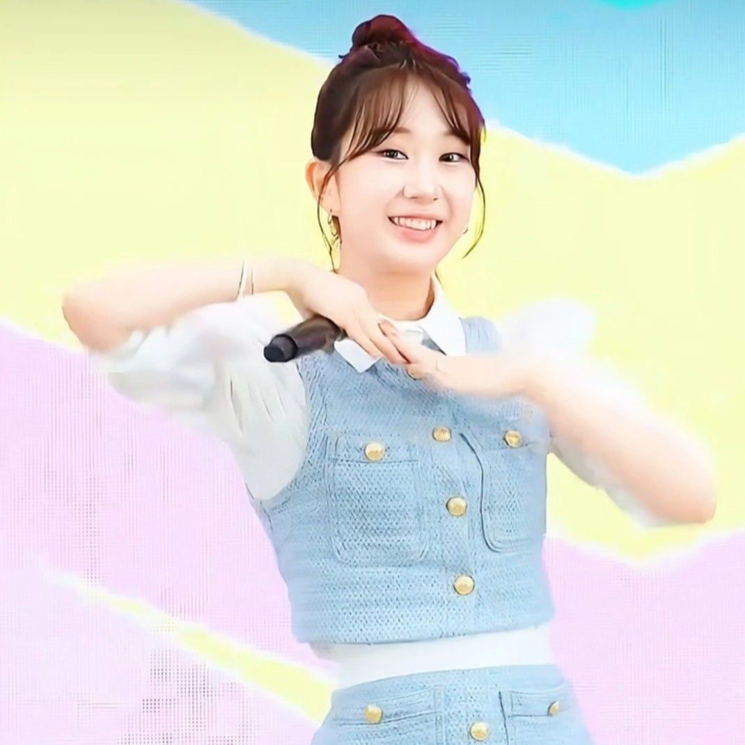 Momen yang diabadikan oleh penggemar Jeon Yujin
