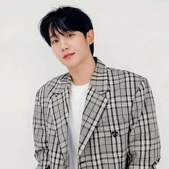 Recent activity shot of Jung Haein